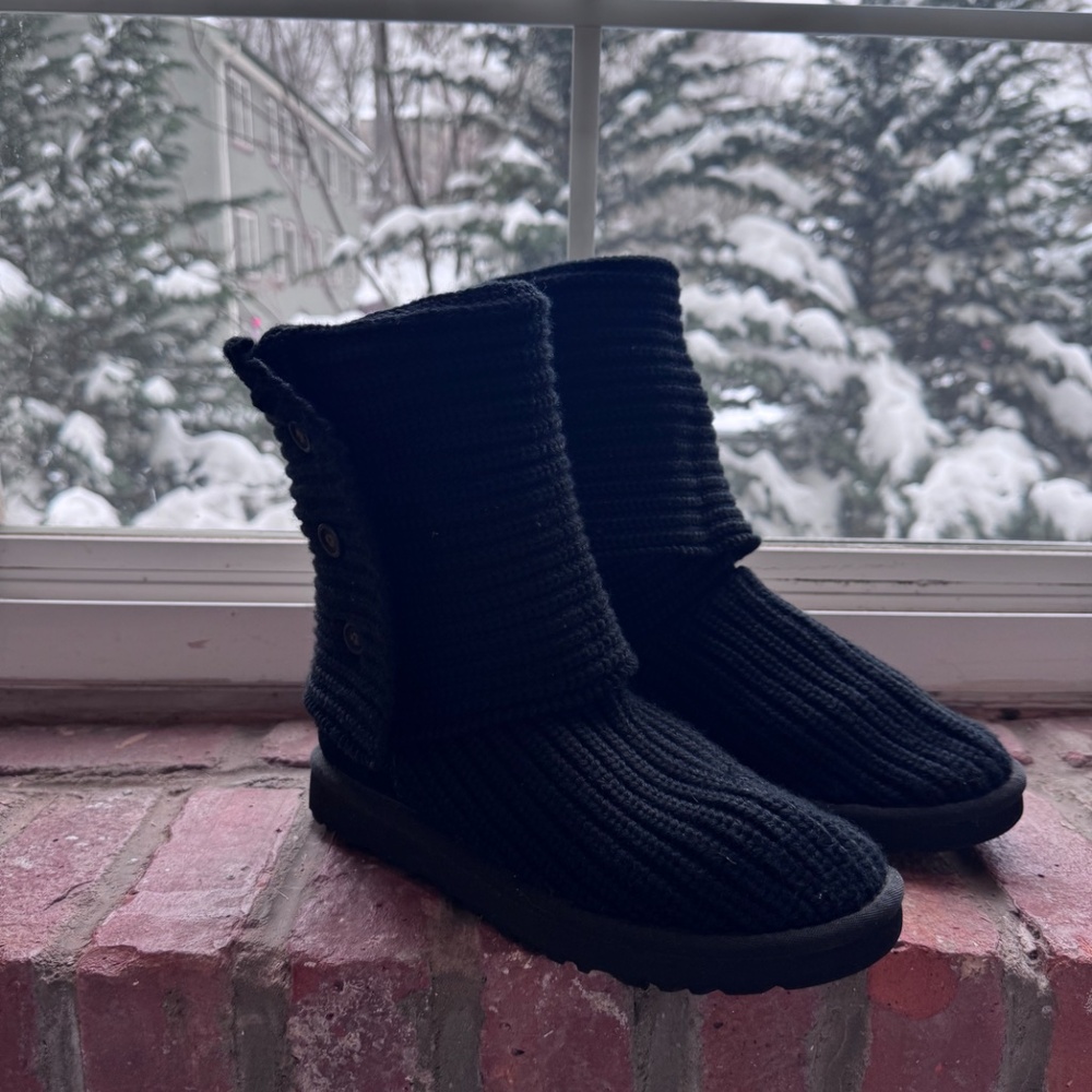 UGG Australia Classic Cardy Sweater Boots 5819 Womens Size 7 NWOT